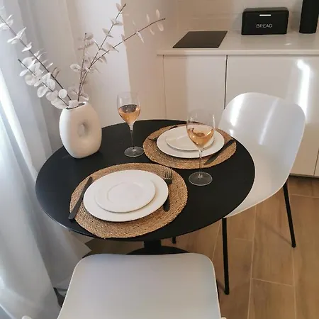 J'adore - Free Parking Apartment