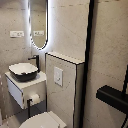 J`adore - Free Parking *