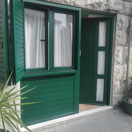 J`adore - Free Parking